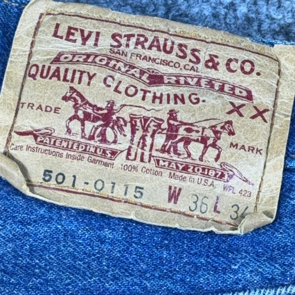 Vintage Levis 501 Mens Button Fly Blue Denim Jeans 36x34 Made in USA